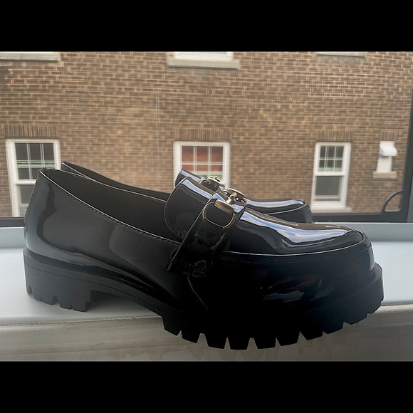 Black English style mocassin, low heel, varnish - Picture 2 of 4